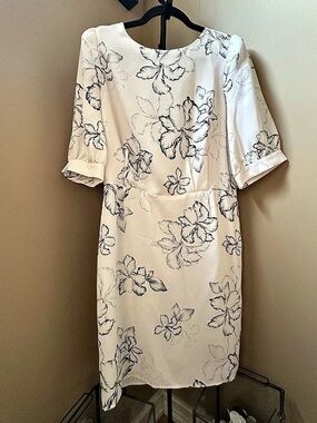 Vince Camuto Floral Dress White & Blue Size 8 Like New